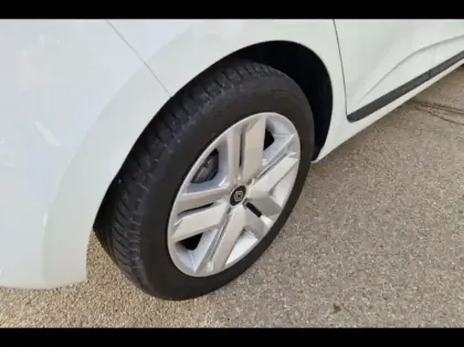 Photo 12 Renault Clio  1.6 E-Tech 145ch full hybrid Evolution - 24