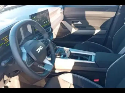 Photo 9 Dacia Bigster  1.8 hybrid 155ch Journey