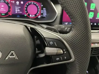 Photo 13 Skoda Octavia  1.5 TSI Hybrid 150 ch ACT DSG7