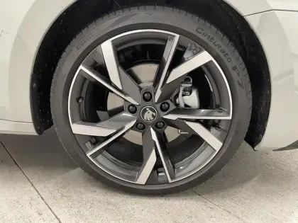 Photo 8 Skoda Octavia  1.5 TSI Hybrid 150 ch ACT DSG7