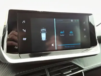 Photo 19 Peugeot 208  Electrique 50 kWh 136ch