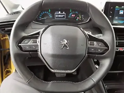 Photo 8 Peugeot 208  Electrique 50 kWh 136ch