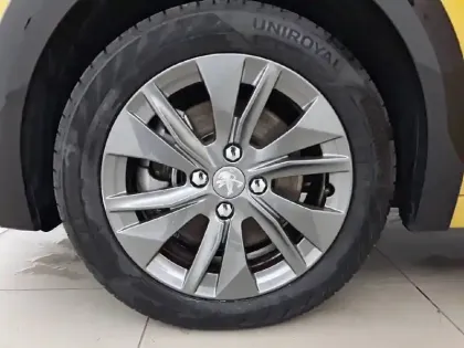 Photo 12 Peugeot 208  Electrique 50 kWh 136ch