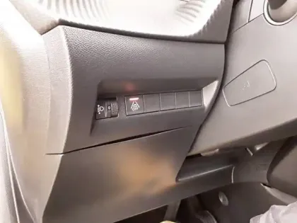 Photo 22 Peugeot 208  Electrique 50 kWh 136ch