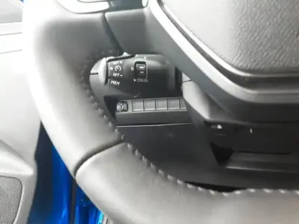 Photo 18 Peugeot 208  Hybrid 100 e-DCS6