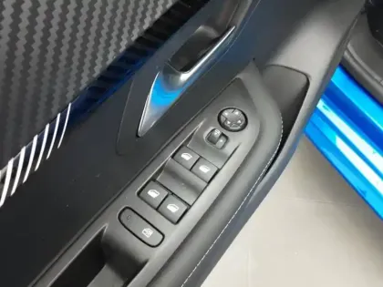 Photo 17 Peugeot 208  Hybrid 100 e-DCS6