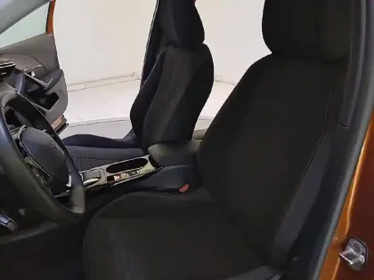 Photo 30 Peugeot 2008  Electrique 136 ch