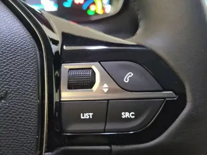 Photo 62 Peugeot 2008  Electrique 136 ch