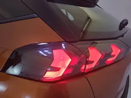 Photo 36 Peugeot 2008  Electrique 136 ch