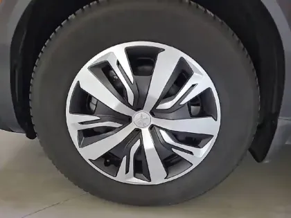 Photo 32 Peugeot 2008  Electrique 136 ch