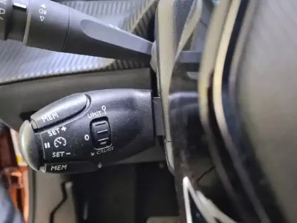 Photo 46 Peugeot 2008  Electrique 136 ch