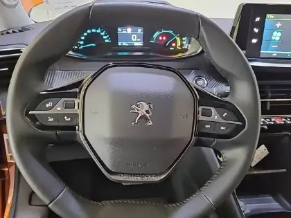 Photo 28 Peugeot 2008  Electrique 136 ch