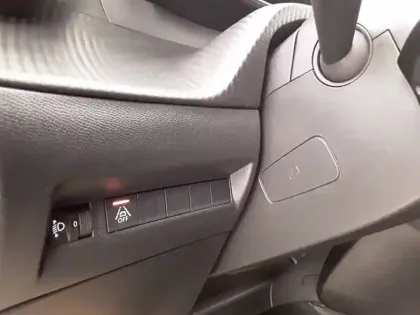 Photo 49 Peugeot 2008  PureTech 100 S&S BVM6