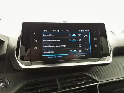 Photo 45 Peugeot 2008  PureTech 100 S&S BVM6