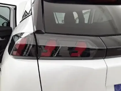 Photo 16 Peugeot 2008  PureTech 100 S&S BVM6