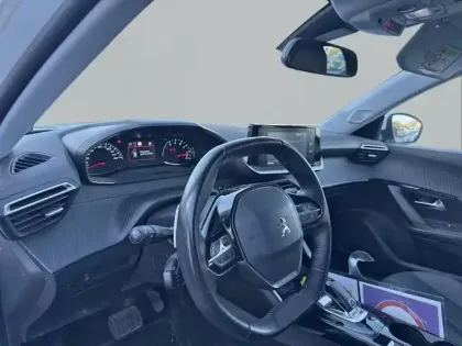 Photo 7 Peugeot 2008  BlueHDi 130 S&S EAT8