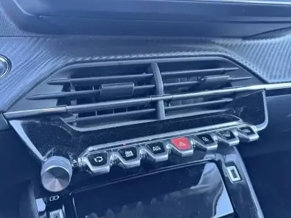 Photo 22 Peugeot 2008  BlueHDi 130 S&S EAT8