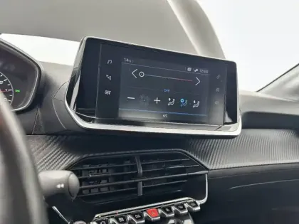 Photo 19 Peugeot 208  BLUEHDI 100 S&S BVM6