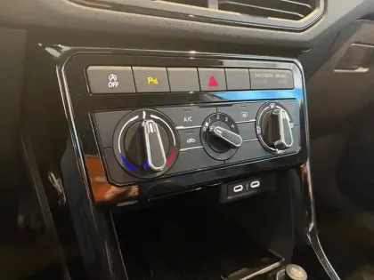 Photo 20 Volkswagen T-cross  1.0 TSI 95 Start/Stop BVM5