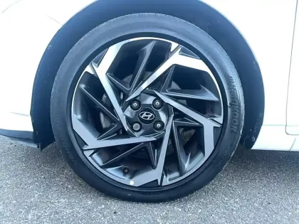 Photo 17 Hyundai I20  1.0 T-GDi 100 DCT-7 Hybrid 48V