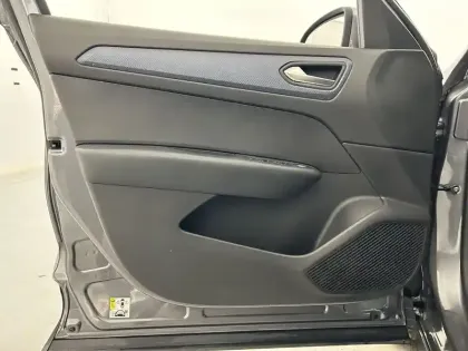 Photo 33 Renault Arkana  E-Tech hybride 145 - 22