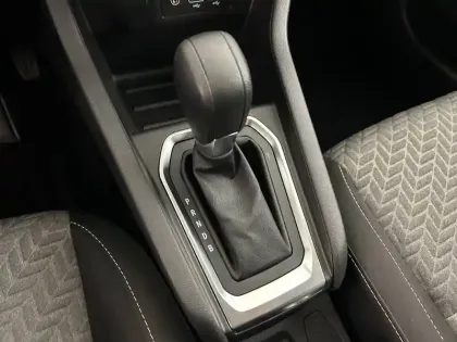 Photo 21 Renault Clio  E-Tech full hybrid 145