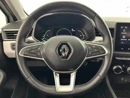 Photo 23 Renault Clio  E-Tech full hybrid 145