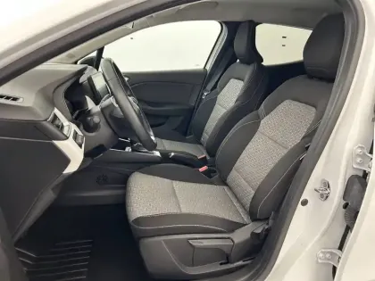 Photo 17 Renault Clio  E-Tech full hybrid 145