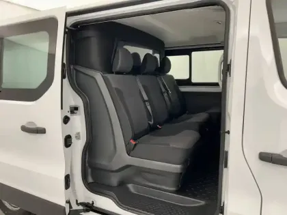 Photo 24 Renault Trafic  Cabine approfondie 6 places L2H1 3T BLUE DCI 150 AUTO