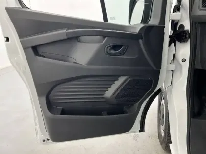 Photo 42 Renault Trafic  Cabine approfondie Boite Automatique BLUE DCI 150 L2H1 3T AUTO