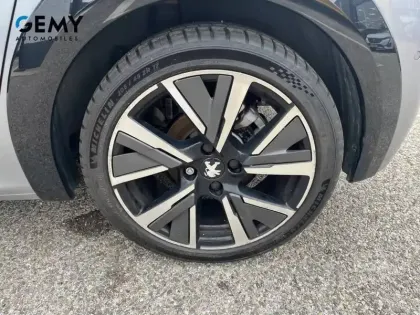 Photo 8 Peugeot 208  PureTech 130 S&S EAT8