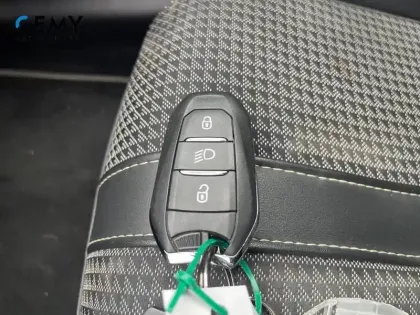 Photo 11 Peugeot 208  PureTech 130 S&S EAT8