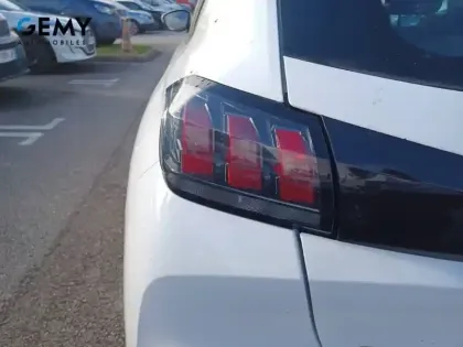 Photo 16 Peugeot 208  PureTech 75 S&S BVM5