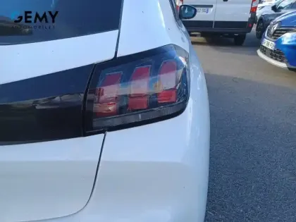 Photo 15 Peugeot 208  PureTech 75 S&S BVM5