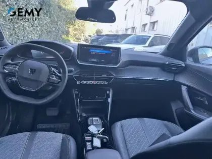 Photo 7 Peugeot 2008  Hybrid 145 e-DCS6