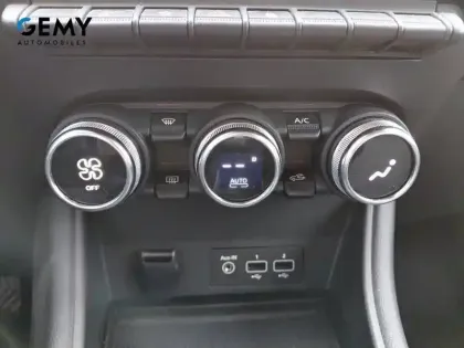 Photo 26 Renault Captur  TCe 90 - 21