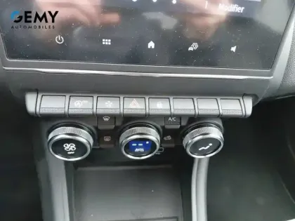 Photo 25 Renault Captur  TCe 90 - 21