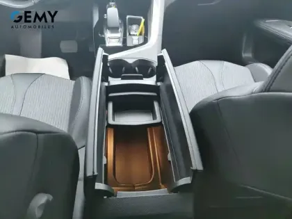 Photo 16 Peugeot 3008  Hybrid 225 e-EAT8