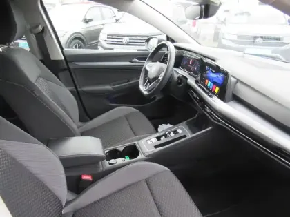 Photo 13 Volkswagen Golf  1.5 eTSI OPF 130 DSG7