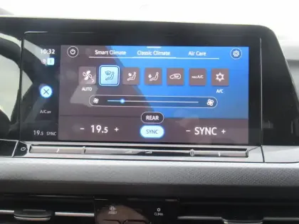 Photo 32 Volkswagen Golf  1.5 eTSI OPF 130 DSG7