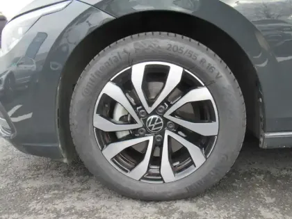 Photo 8 Volkswagen Golf  1.5 eTSI OPF 130 DSG7