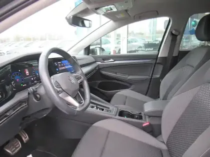 Photo 12 Volkswagen Golf  1.5 eTSI OPF 130 DSG7