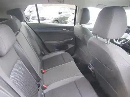 Photo 19 Volkswagen Golf  1.5 eTSI OPF 130 DSG7