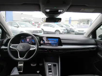 Photo 11 Volkswagen Golf  1.5 eTSI OPF 130 DSG7