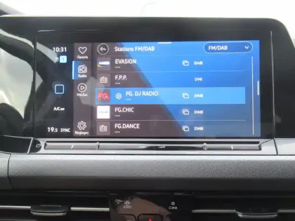 Photo 26 Volkswagen Golf  1.5 eTSI OPF 130 DSG7