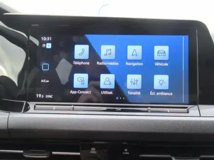 Photo 22 Volkswagen Golf  1.5 eTSI OPF 130 DSG7