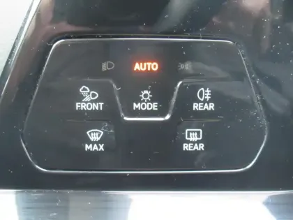 Photo 20 Volkswagen Golf  1.5 eTSI OPF 130 DSG7