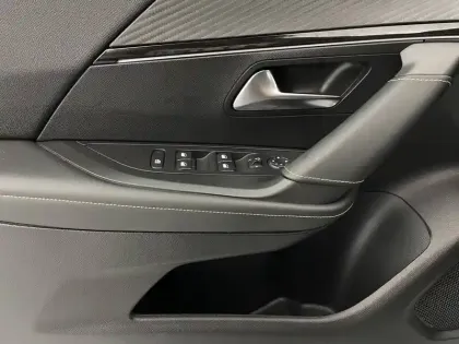 Photo 29 Peugeot 2008  Electrique 136 ch