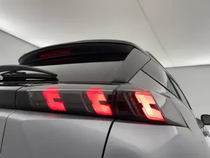 Photo 25 Peugeot 2008  Electrique 136 ch