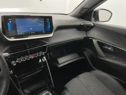 Photo 32 Peugeot 2008  Electrique 136 ch